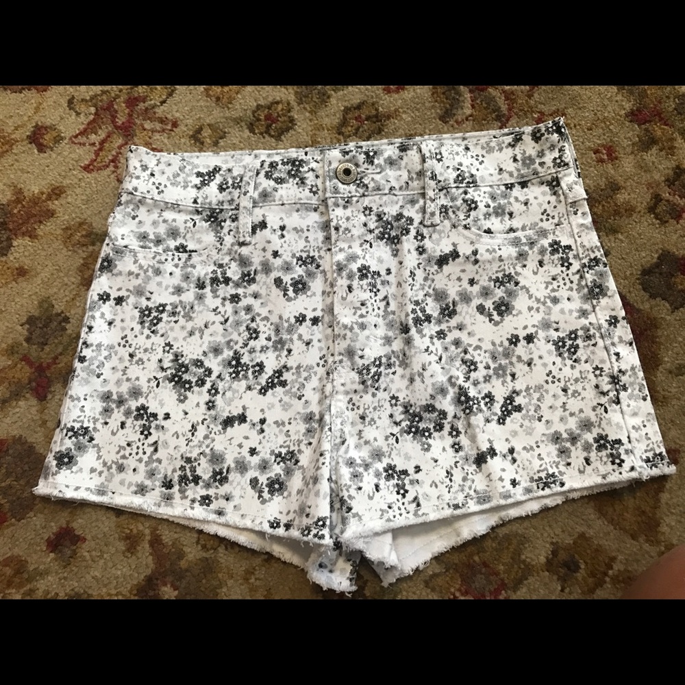 **brand new** High Waisted Jean Shorts